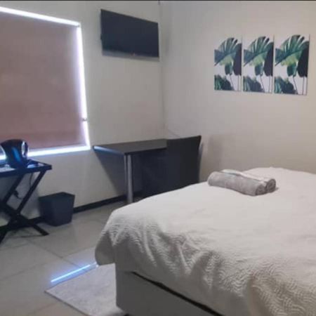 Carlo'S Boutique Guesthouse Walvisbaai Buitenkant foto