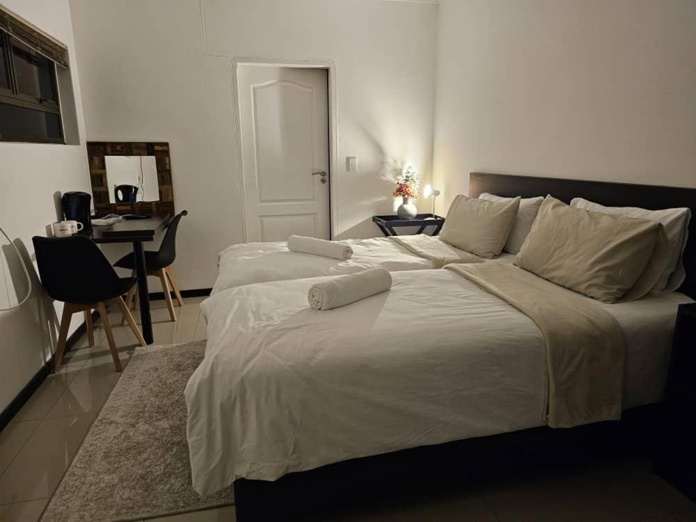Carlo'S Boutique Guesthouse Walvisbaai Buitenkant foto